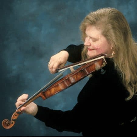 Leota Sigrid Boesen performing violin